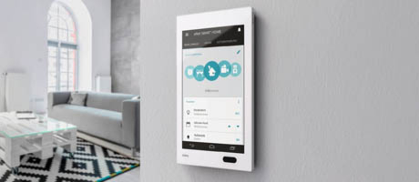 Bedienzentrale Gira G1 bei Elektro-Geißler GmbH in Weimar