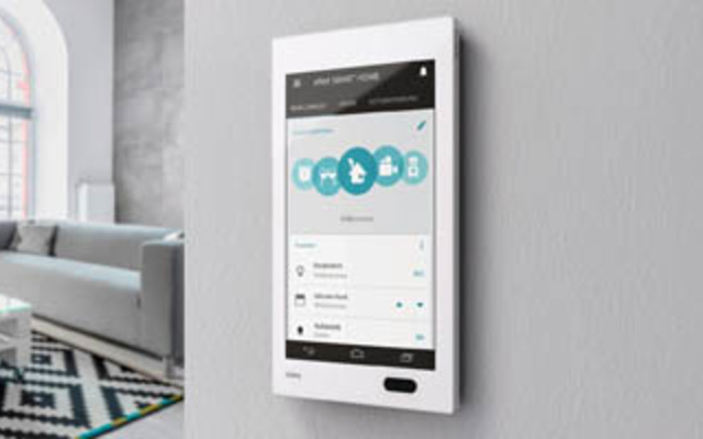 Bedienzentrale Gira G1 bei Elektro-Geißler GmbH in Weimar
